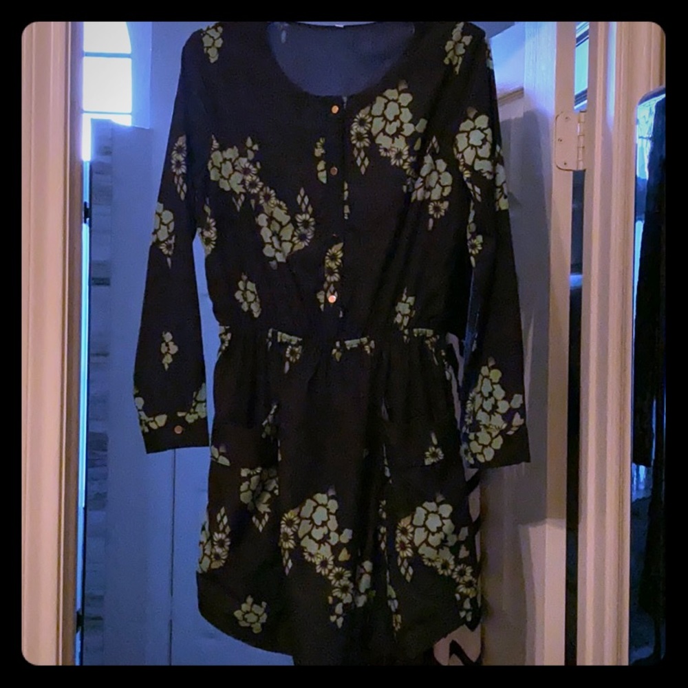 SHEIN LONG SLEEVED FLORAL DRESS WITH POCKETS